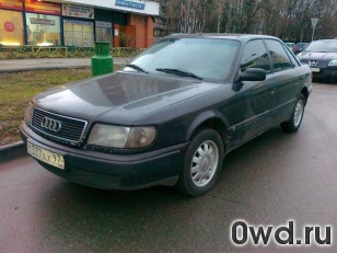 Битый автомобиль Audi 100