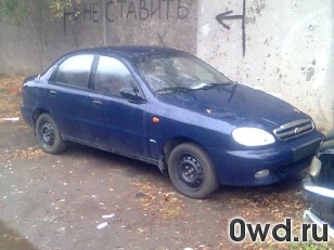 Битый автомобиль Chevrolet Lanos