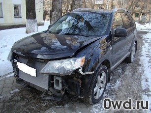 Битый автомобиль Mitsubishi Outlander