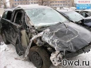 Битый автомобиль Volkswagen Golf Plus