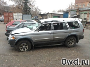 Битый автомобиль Mitsubishi Pajero Sport