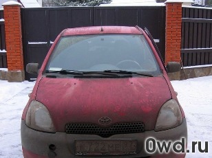 Битый автомобиль Toyota Yaris