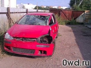 Битый автомобиль Volkswagen Golf