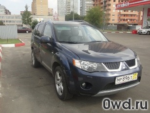 Битый автомобиль Mitsubishi Outlander