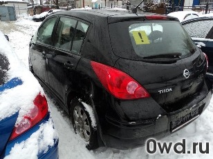 Битый автомобиль Nissan Tiida