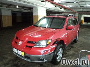 Битый автомобиль Mitsubishi Outlander