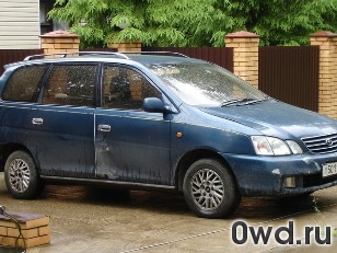 Битый автомобиль Toyota Gaia