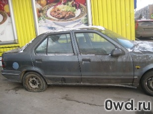 Битый автомобиль Renault 19