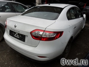 Битый автомобиль Renault Fluence