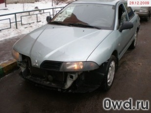 Битый автомобиль Mitsubishi Carisma