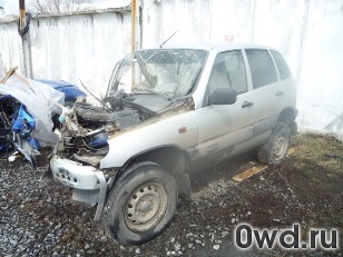 Битый автомобиль Chevrolet Niva