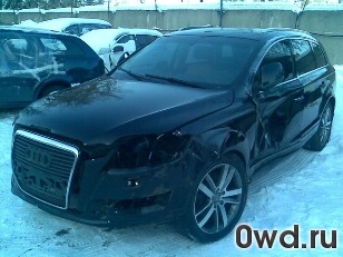 Битый автомобиль Audi Q7