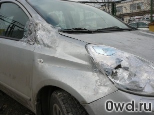 Битый автомобиль Nissan Note