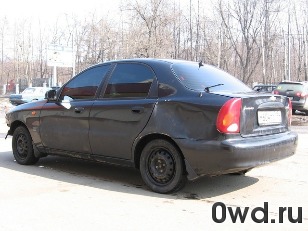 Битый автомобиль Chevrolet Lanos