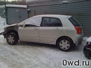 Битый автомобиль Toyota Corolla