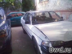 Битый автомобиль Toyota Carina