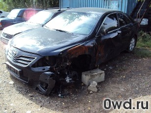 Битый автомобиль Toyota Camry