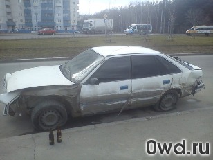 Битый автомобиль Toyota Carina