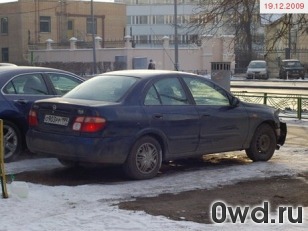 Битый автомобиль Nissan Almera