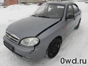 Битый автомобиль Chevrolet Lanos