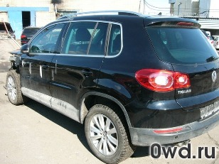 Битый автомобиль Volkswagen Tiguan