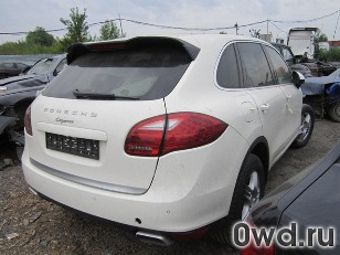 Битый автомобиль Porsche Cayenne