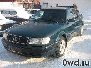 Битый автомобиль Audi 100