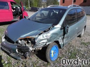 Битый автомобиль Chevrolet Rezzo