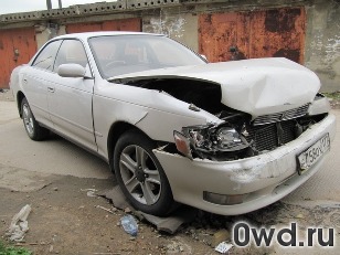 Битый автомобиль Toyota Mark II