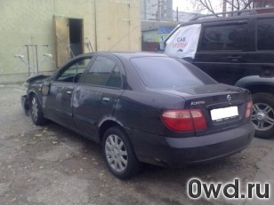 Битый автомобиль Nissan Almera