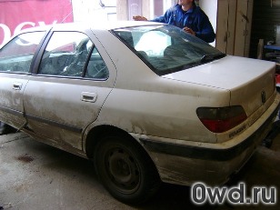 Битый автомобиль Peugeot 406