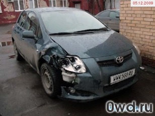 Битый автомобиль Toyota Auris