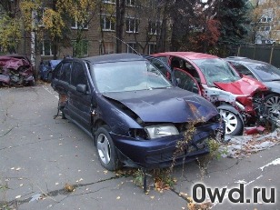 Битый автомобиль Nissan Almera