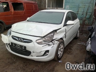 Битый автомобиль Hyundai Solaris