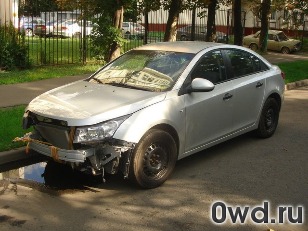 Битый автомобиль Chevrolet Cruze