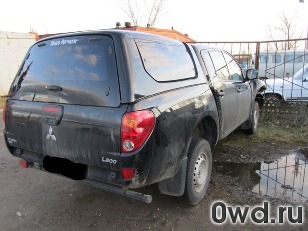 Битый автомобиль Mitsubishi L 200