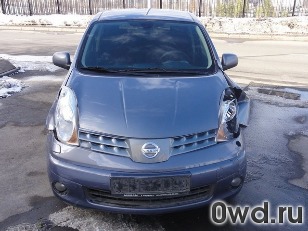 Битый автомобиль Nissan Note