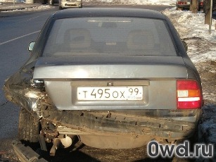 Битый автомобиль Opel Vectra