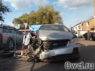 Битый автомобиль Chevrolet Lacetti