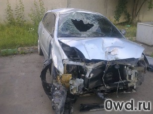 Битый автомобиль Toyota Corolla