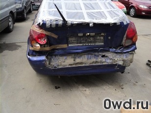 Битый автомобиль Toyota Corolla