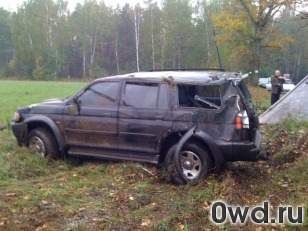 Битый автомобиль Mitsubishi Pajero Sport