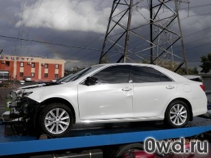 Битый автомобиль Toyota Camry