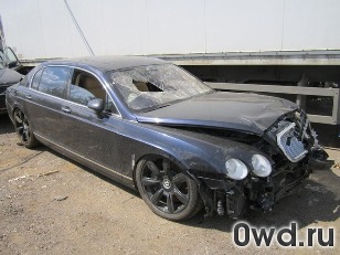 Битый автомобиль Bentley Continental GT