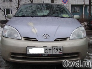 Битый автомобиль Toyota Prius