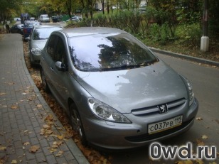 Битый автомобиль Peugeot 307