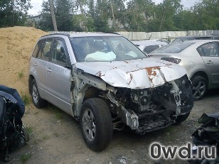 Битый автомобиль Suzuki Grand Vitara