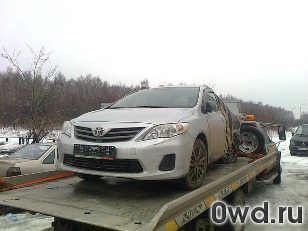 Битый автомобиль Toyota Corolla