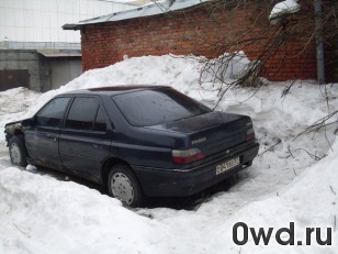 Битый автомобиль Peugeot 605