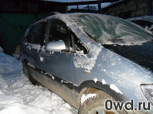 Битый автомобиль Opel Zafira